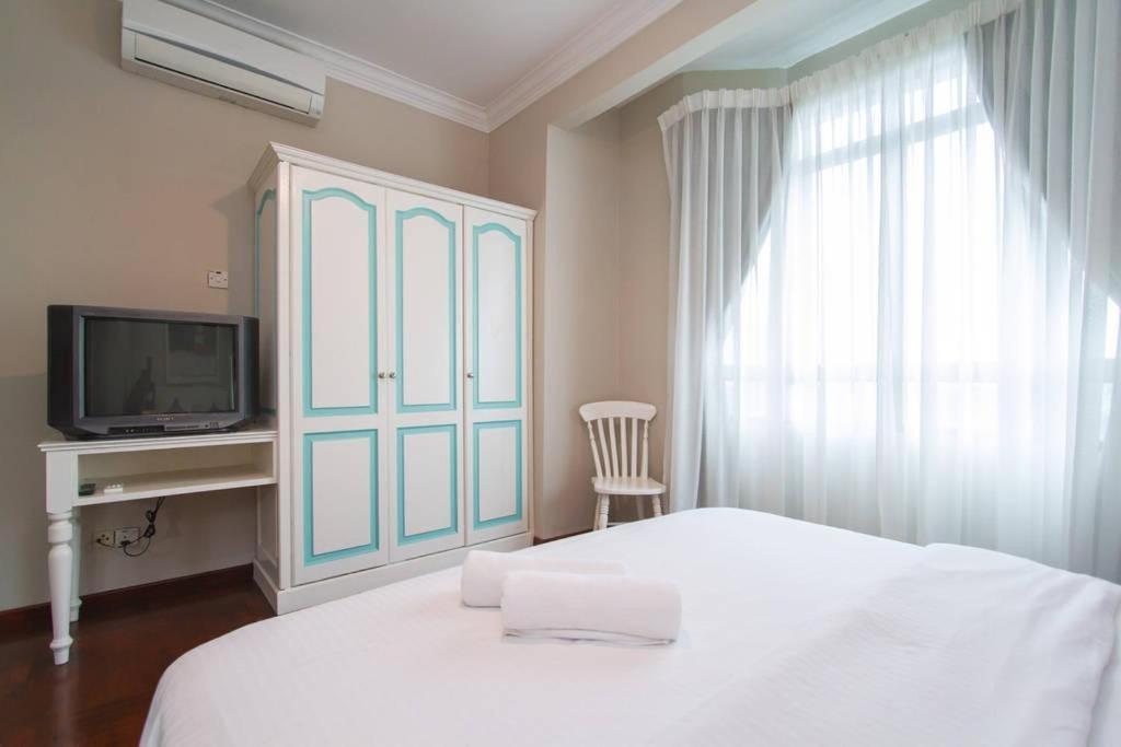 Apartemen Century Bay Private Residences
